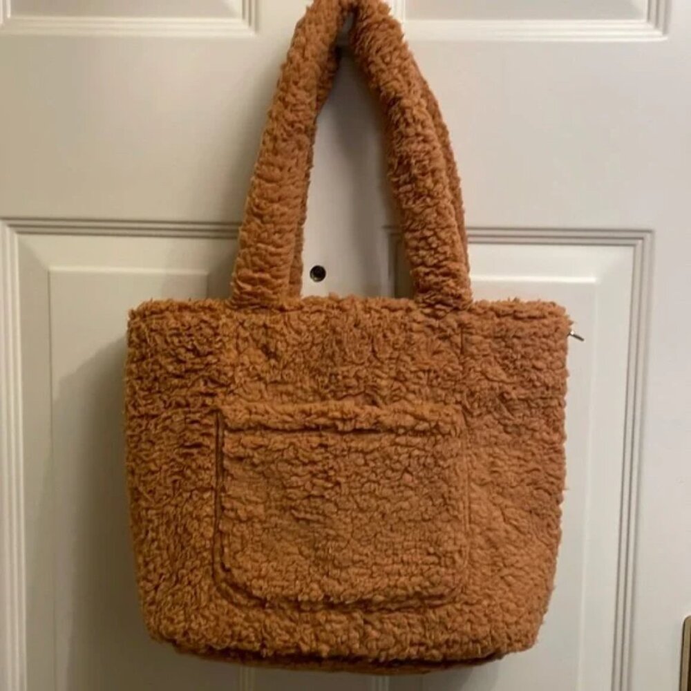 NWOT. BumbleBella Sherpa Tote by Jill Martin 11 x 12 x 5